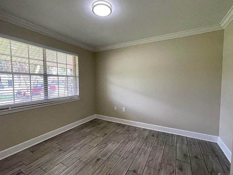 331 E Bolivar Dr — Photo 13