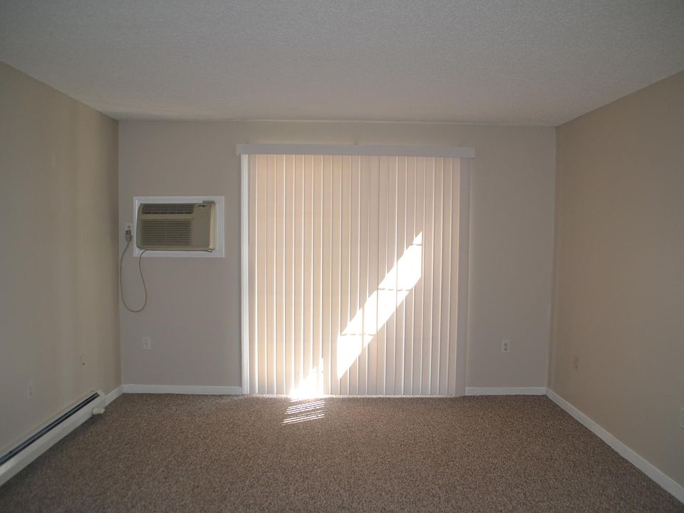 1st image of 11 Saint James Pl APT 1115