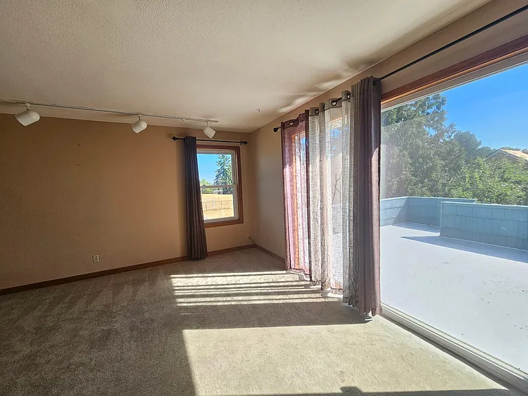 13802 Military Rd S — Photo 8