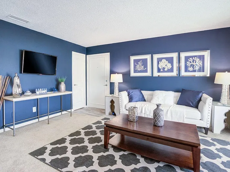 Park at Lake Magdalene Apartments and Townhomes — Photo 5