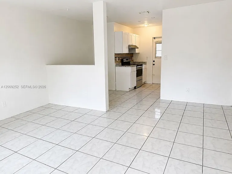 728 SW 7th St #1-2 — Photo 2