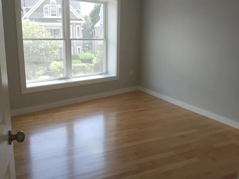 344 Salem St #3 — Photo 8