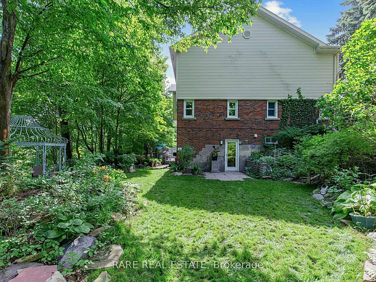2 Leander Ct #LOWER — Photo 32