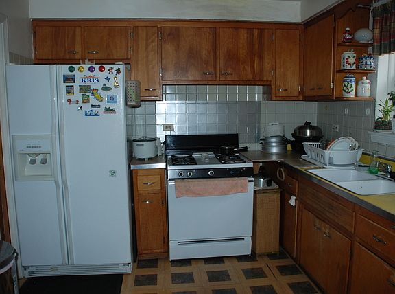 3rd image of 6204 N Washtenaw Ave