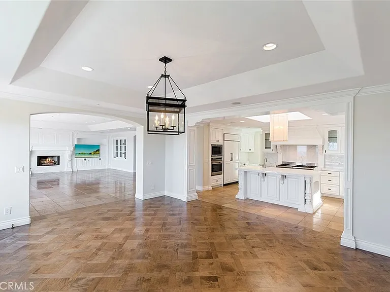517 Emerald Bay — Photo 17