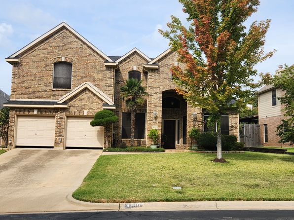 809 Forest Hollow Dr