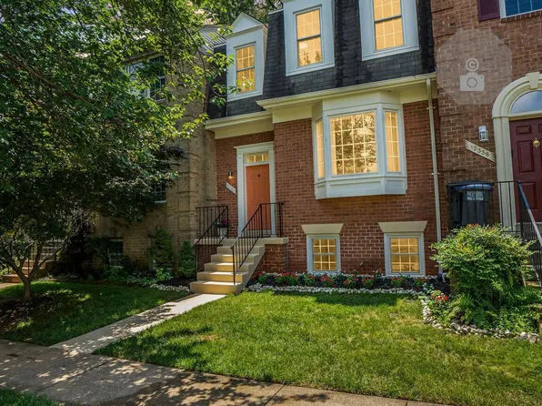 12340 Fox Lake Ct, Fairfax, VA 22033