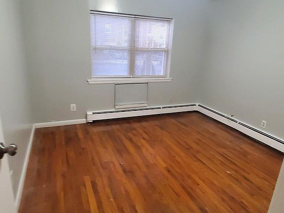 5th image of 11 Pratt Ave Floor 1