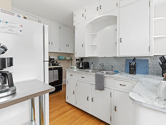 4th image of 1157 Charles Ave #1157