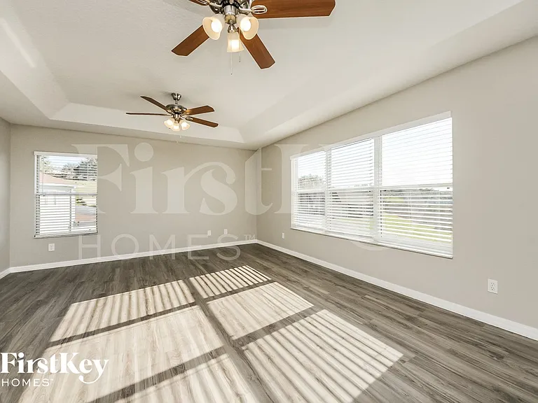 796 Lakeview Pointe Dr — Photo 3