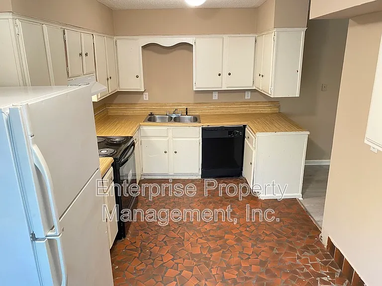 1982 Goldbrier Ln — Photo 16