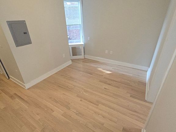 3rd image of 618 Summit Ave #620