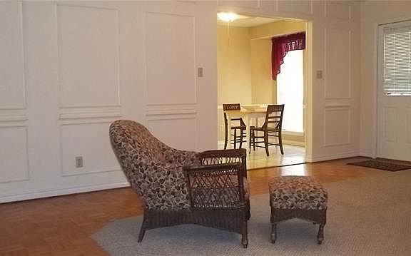 4th image of 141 Carmen Dr