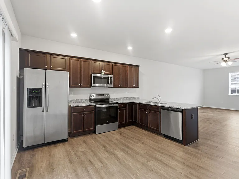 293 Magellan Dr — Photo 11