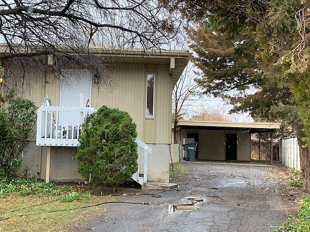 Bright, Spacious, Clean FOUR Bedroom Side-by-Side Duplex in Fairpark Area of Salt Lake City.
