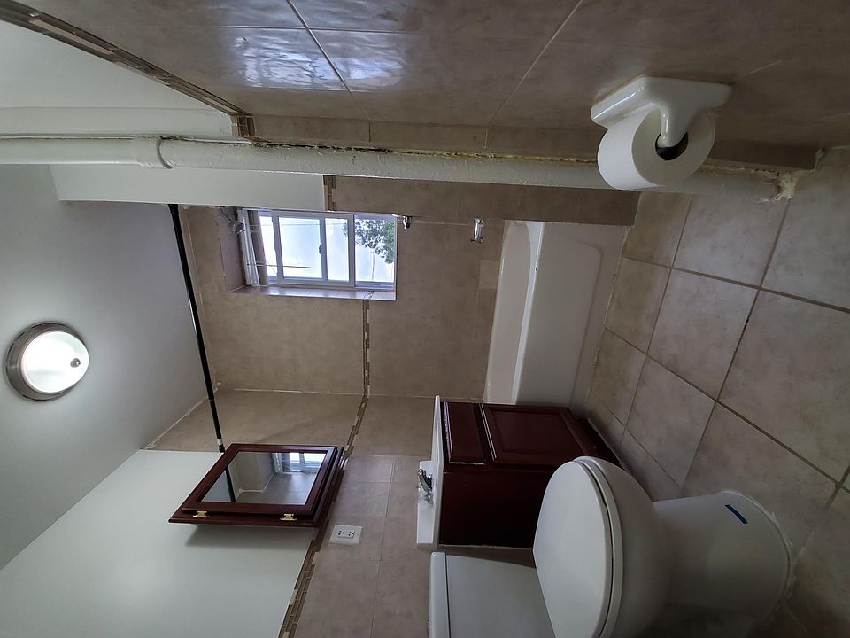 2nd image of 385 Danforth Ave APT 5