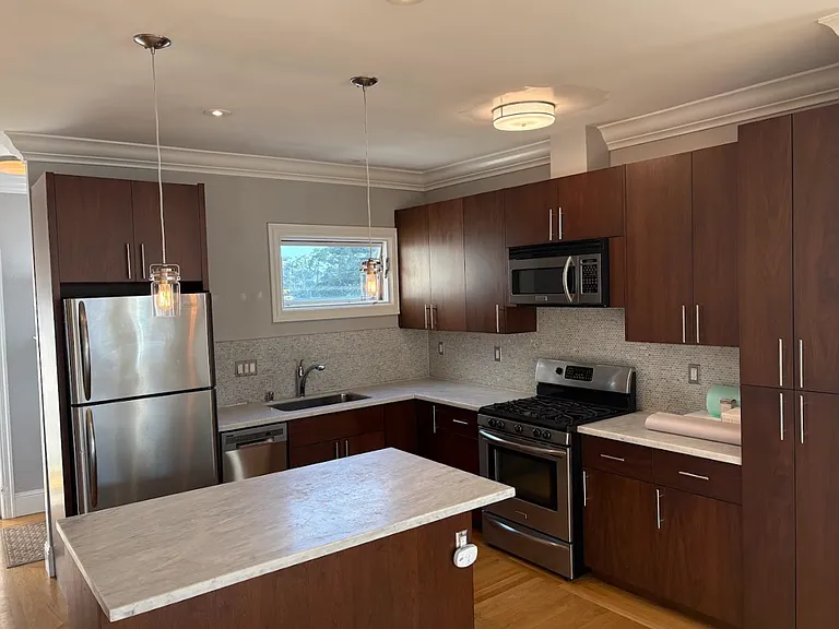 621 Lincoln Way #4 — Photo 3