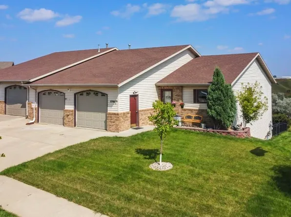 2703 6th St SE, Minot, ND 58701