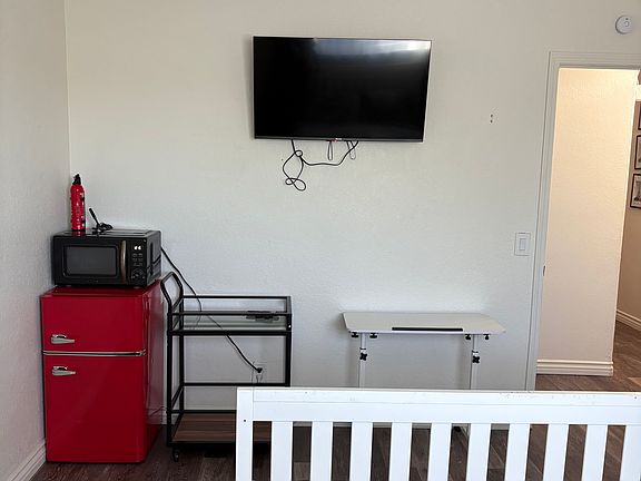4th image of 2944 Casamia Ave