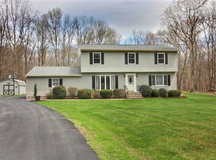 228 Trail Ct, Stroudsburg, PA 18360