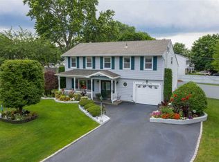 6 Susan Rd, Pt Jefferson Station, NY 11776