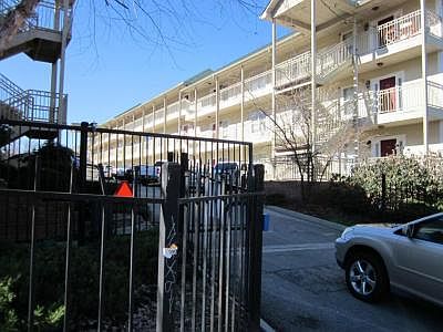 3rd image of 1611 Queen Anne Way #8