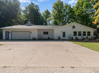 6610 E Arnold Lake Rd, Harrison, MI 48625