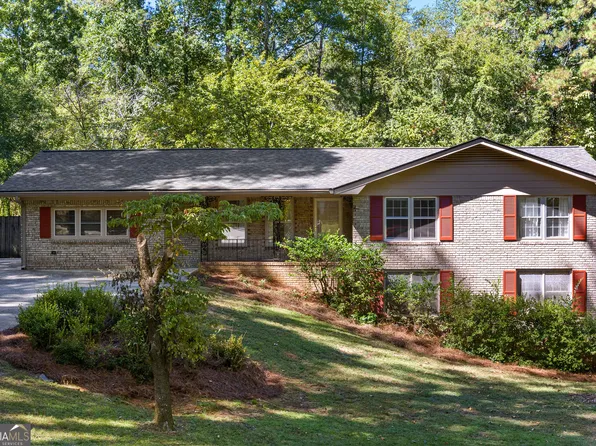 119 Hickory Ave, Fayetteville, GA 30215