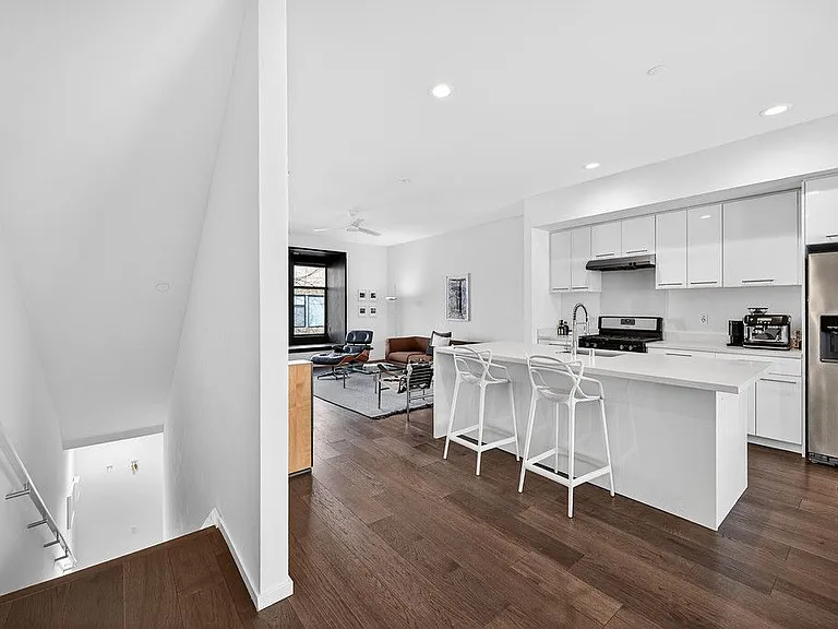 979 Eames Walk — Photo 10