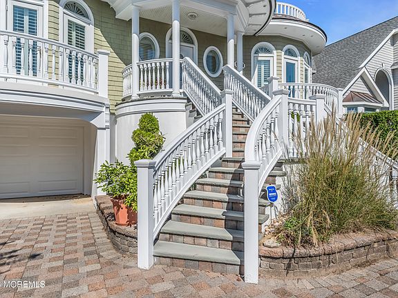 3rd image of 1713 Beacon Lane