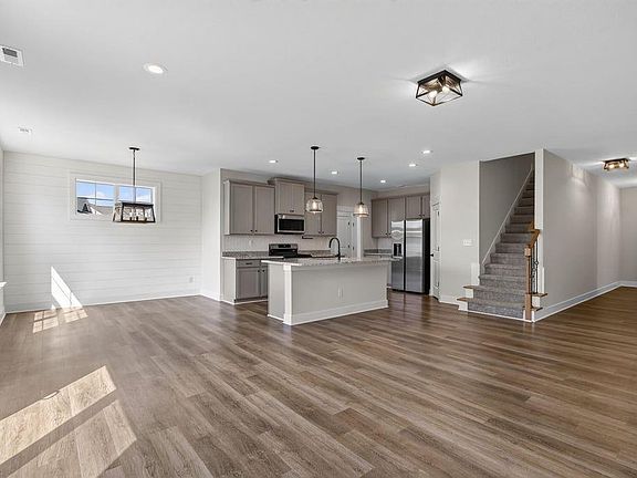 3rd image of 243 McCormick Dr