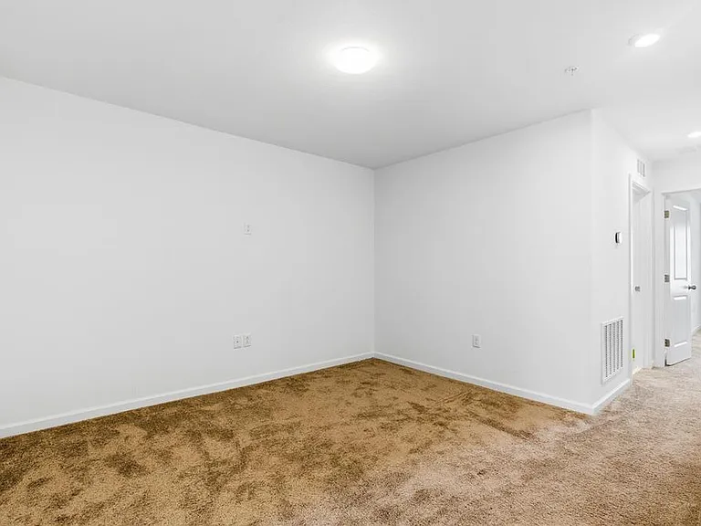 9844 Walkway Dr — Photo 16