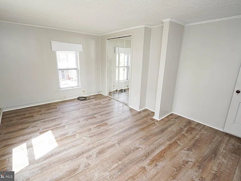 202 E Grove St #A — Photo 27