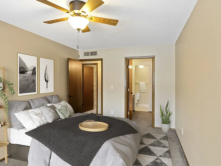 Willoway Apartments — Photo 1