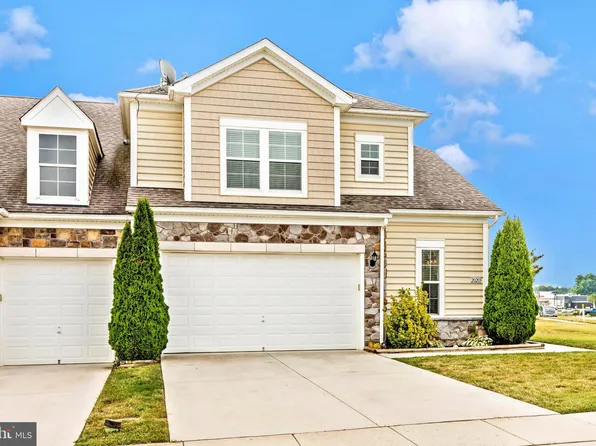 20203 Huntington Ct, Hagerstown, MD 21742