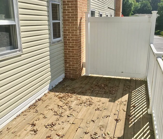Oak Manor Dr — Photo 46