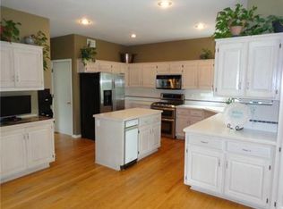 7913 Deer Run, Parkville, MO 64152