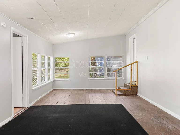 802 W Navasota St — Photo 11