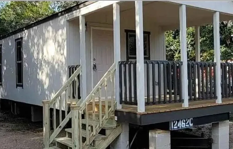 2713 Cory Ln — Photo 1