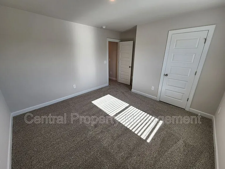 628 Orsman Trl — Photo 24