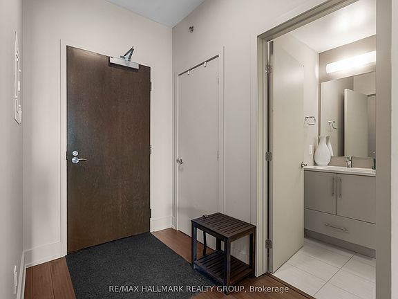3rd image of 108 Richmond Rd #211