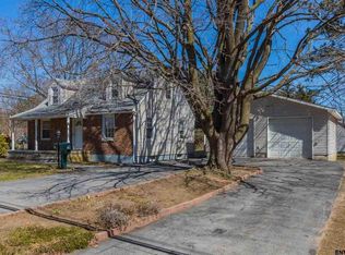 1 Sutherland Dr #A, Glenville, NY 12302