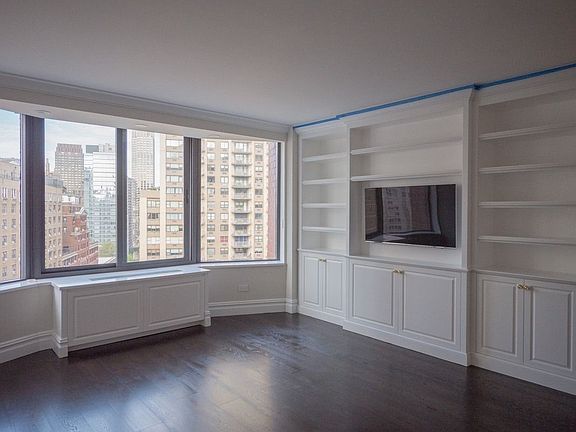 3rd image of 155 W 70th St APT 15E
