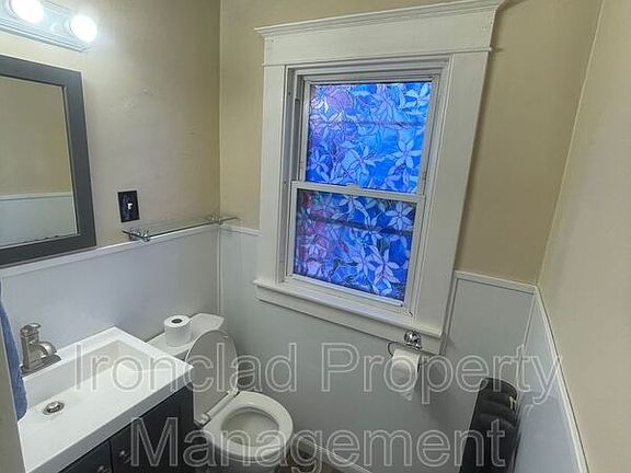 4th image of 47 Bingham St Unit 49