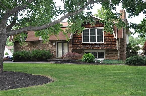 1st image of 816 Brentwood Dr