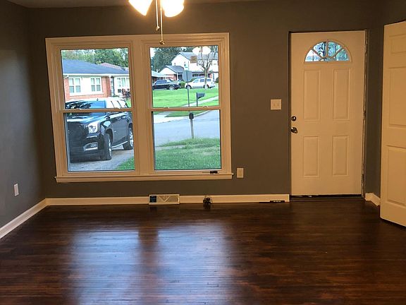4th image of 1133 Boxwood Dr
