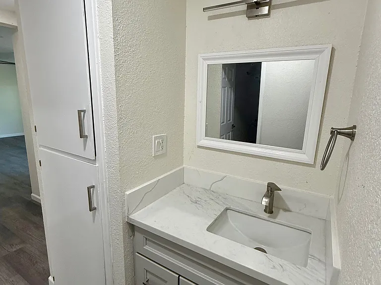 2518 G St #8 — Photo 10