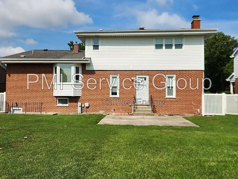 7749 Lyman Ave — Photo 21
