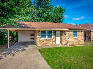 219 S Center St, Conway, AR 72034