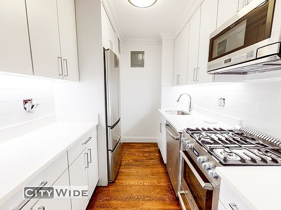 4th image of 240 E 82nd St APT 8E